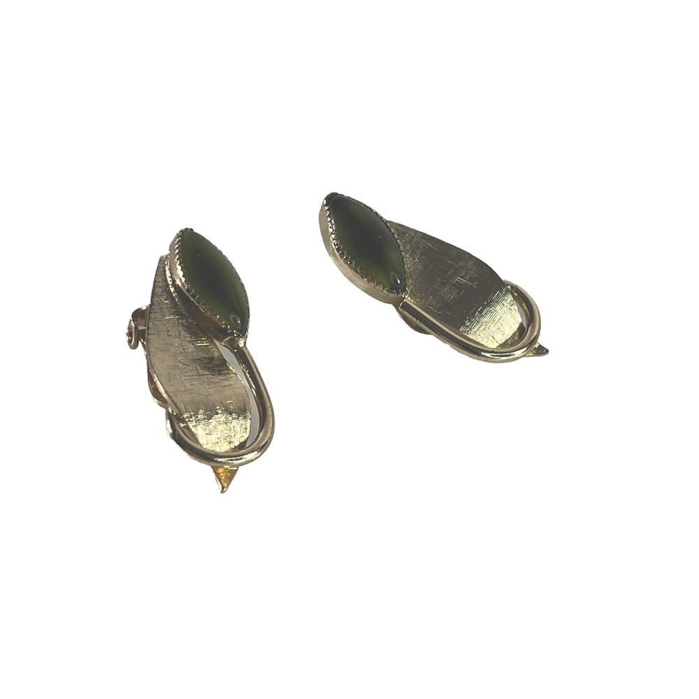 Vintage Whitney & Davis Gold Tone Leaf & Greenstone Clip On Earrings